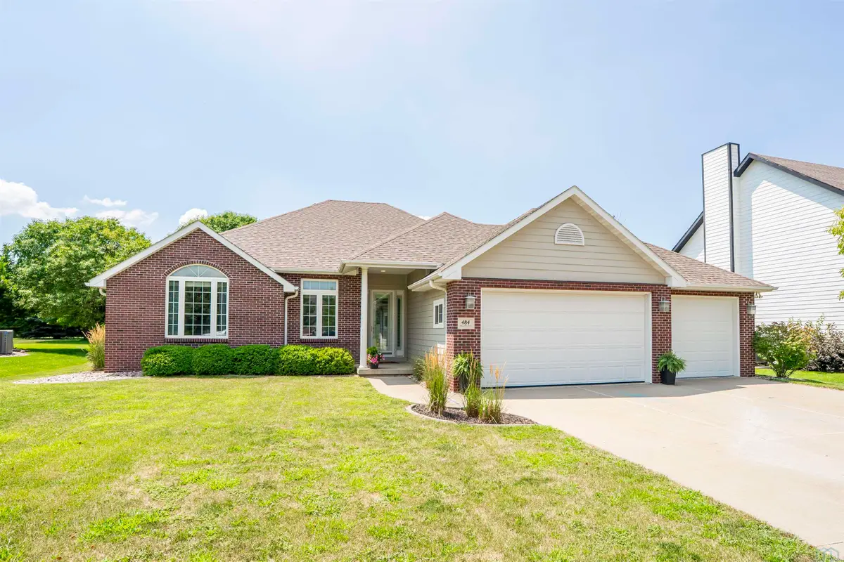 484 Bluestem Trail, Dakota Dunes, SD 57049 - #1