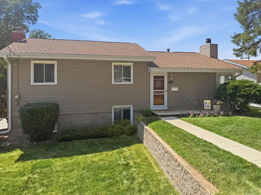 1629 S Lemon St, Sioux City, IA 51106 - #2