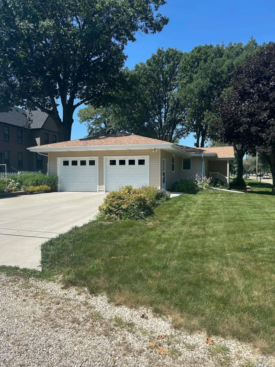151 W Maple, Hartley, IA 51346 - #3