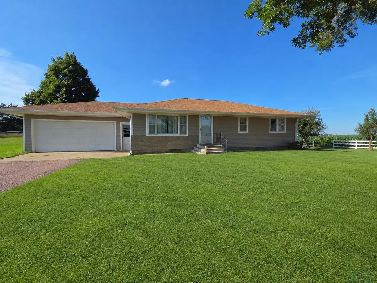 31367 310th ST, Hinton, IA 51024 - #1