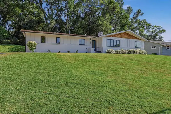 412 39th st, Sioux City, IA 51104