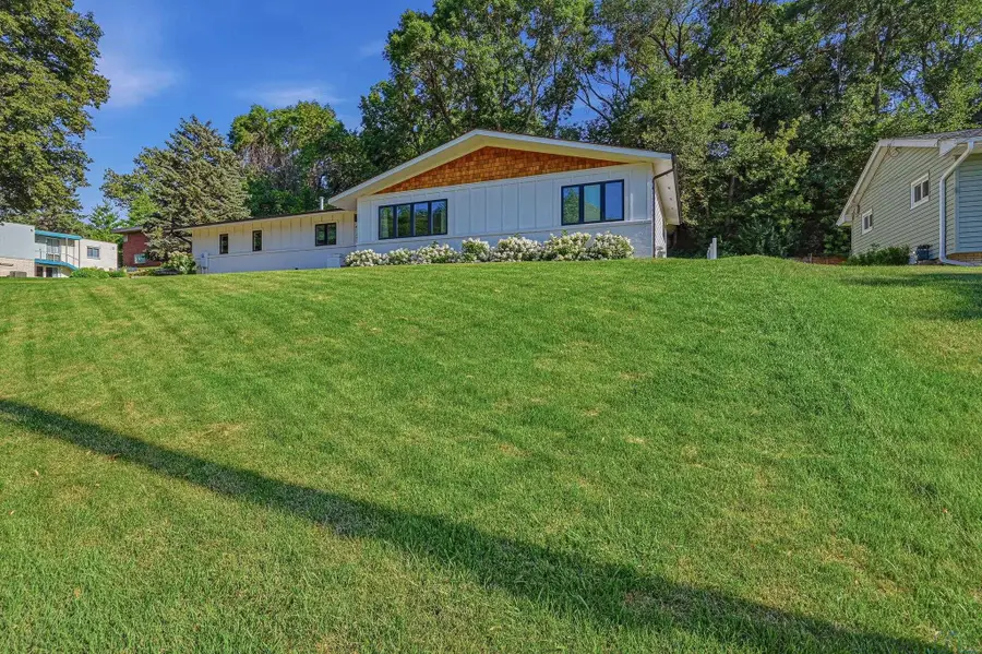 412 39th st, Sioux City, IA 51104 - #3