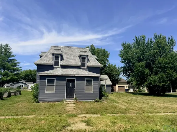 206 W 2ND ST, Calumet, IA 51009