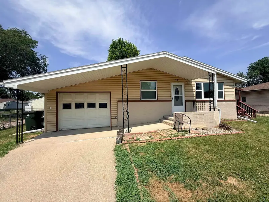 501 E 31st St., South Sioux City, IA 68776 - #2