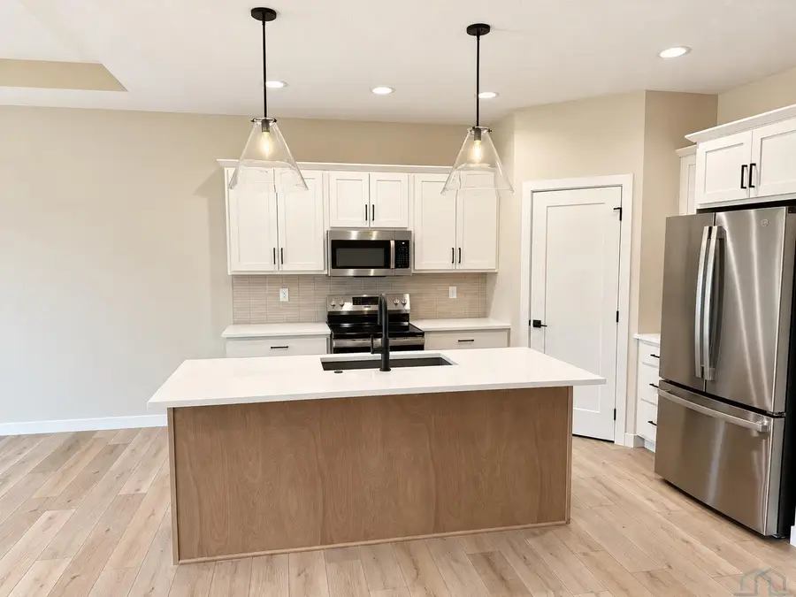 5211 Lynx Ct, Sioux City, IA 51106 - #2