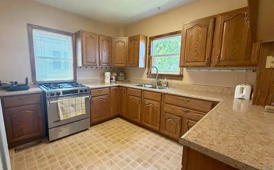 102 PETERSON ST, Alta, IA 51002 - #2