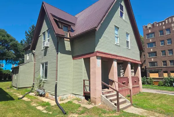 1821 Grandview, Sioux City, IA 51104