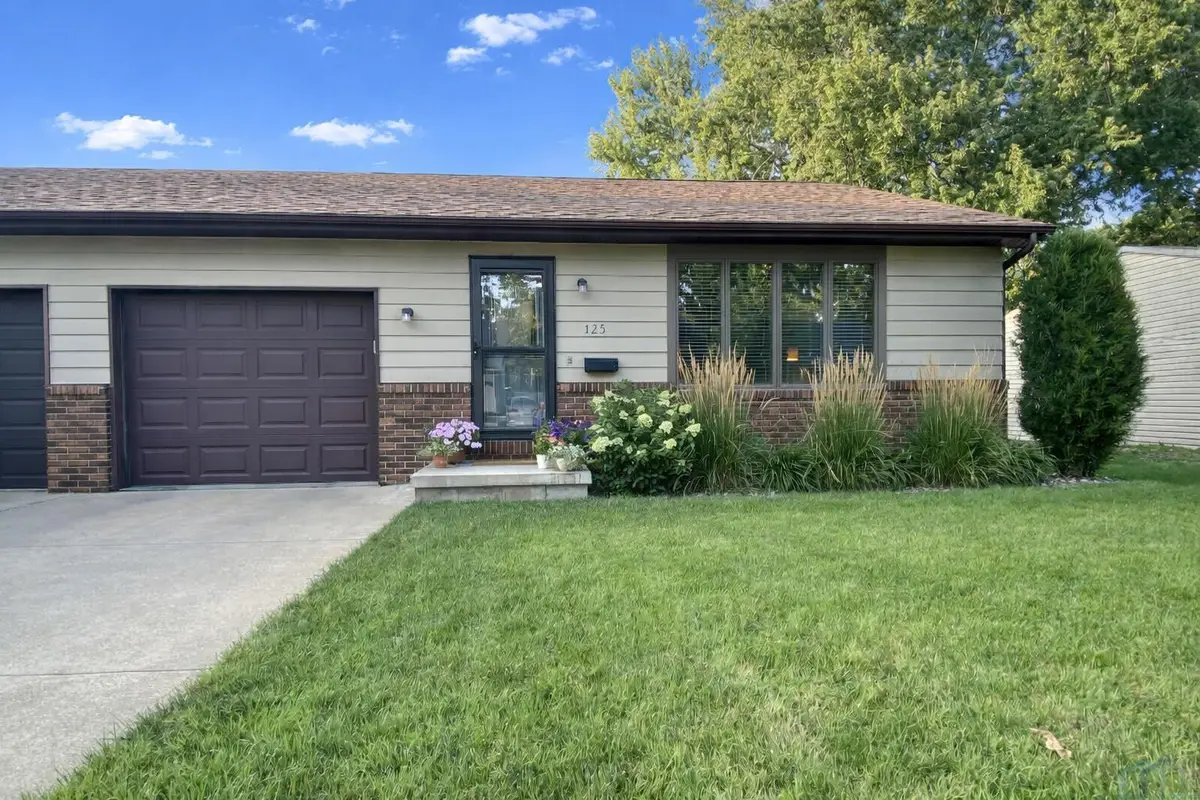 325 1st St Se #3, Le Mars, IA 51031 - #1