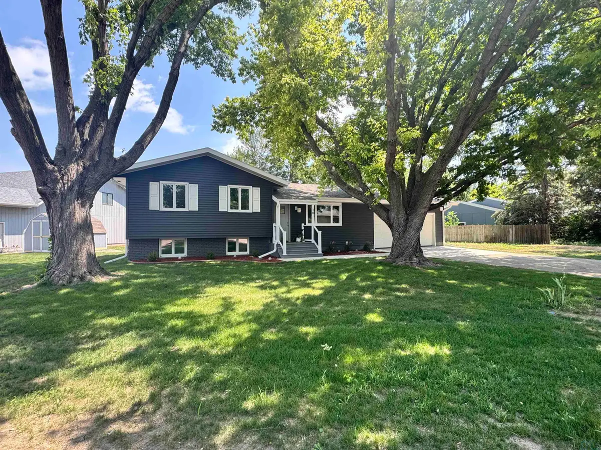 10 Evergreen Lane, McCook Lake, SD 57049 - #1