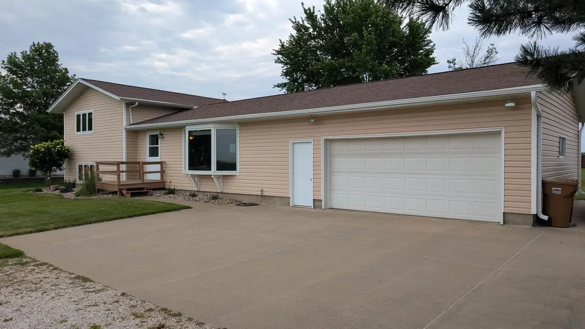 3179 370TH ST, Sioux Center, IA 51250 - #1