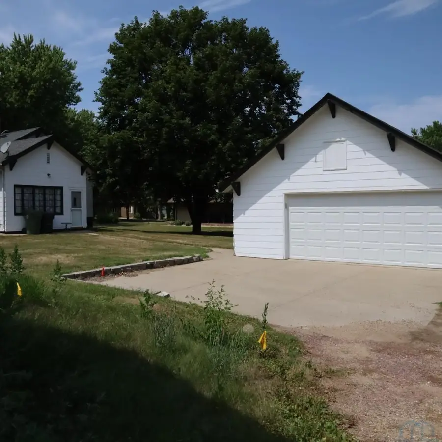 608 S Boone Street, Rock Rapids, IA 51246 - #3