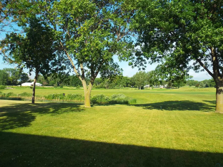 557 Golf View Drive, Sibley, IA 51249 - #2