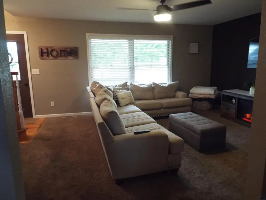 557 Golf View Drive, Sibley, IA 51249 - #3
