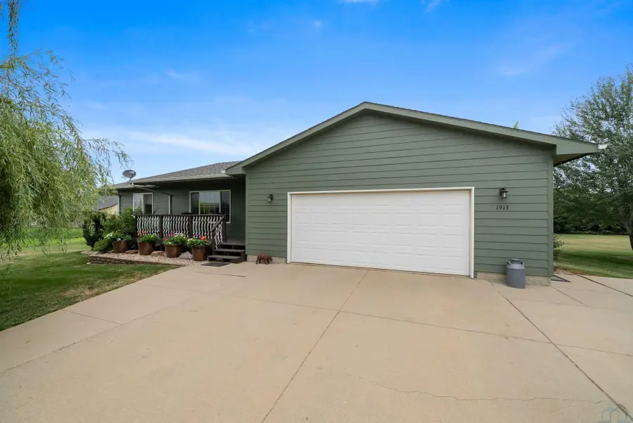 1913 DePaul Ave., Vermillion, SD 57069 - #2