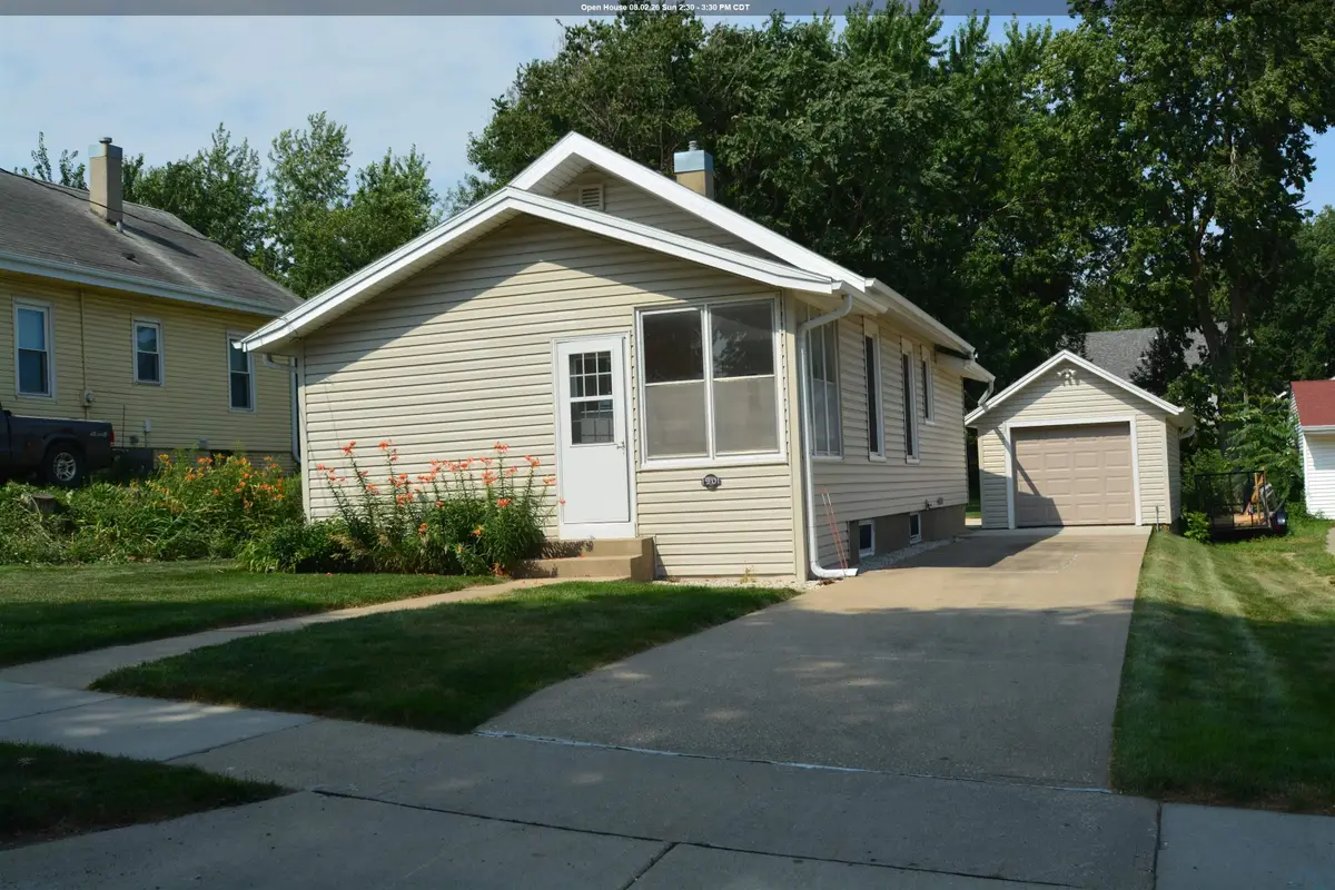 1901 S Clinton St, Sioux City, IA 51106 - #1