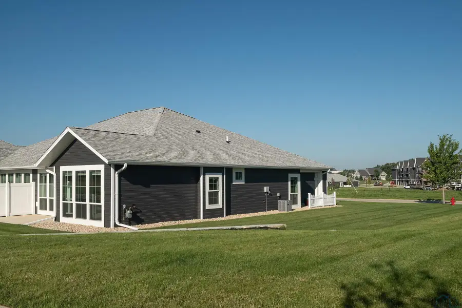 1420 Canal Dr #1, Orange City, IA 51041 - #2