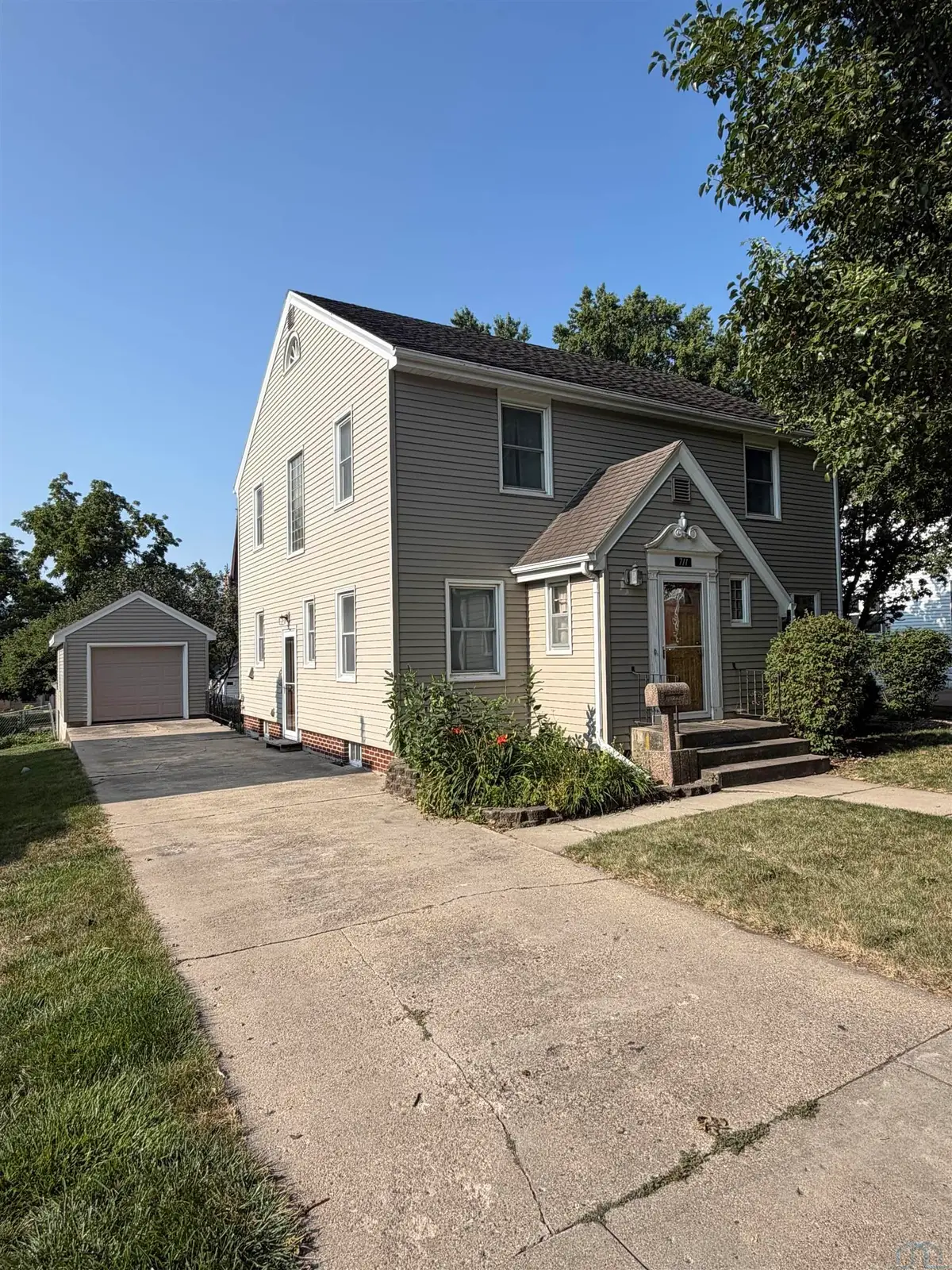 711 W Cherry St., Cherokee, IA 51012 - #1