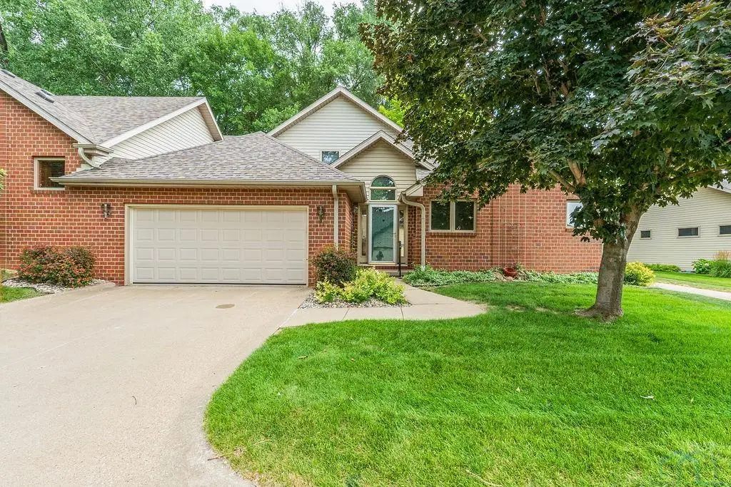 3000 Sergeant Road #12, Sioux City, IA 51106 - #1