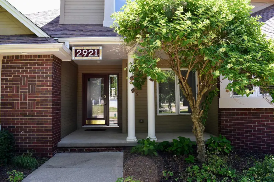 2921 S Lyons Street, Sioux City, IA 51106 - #3