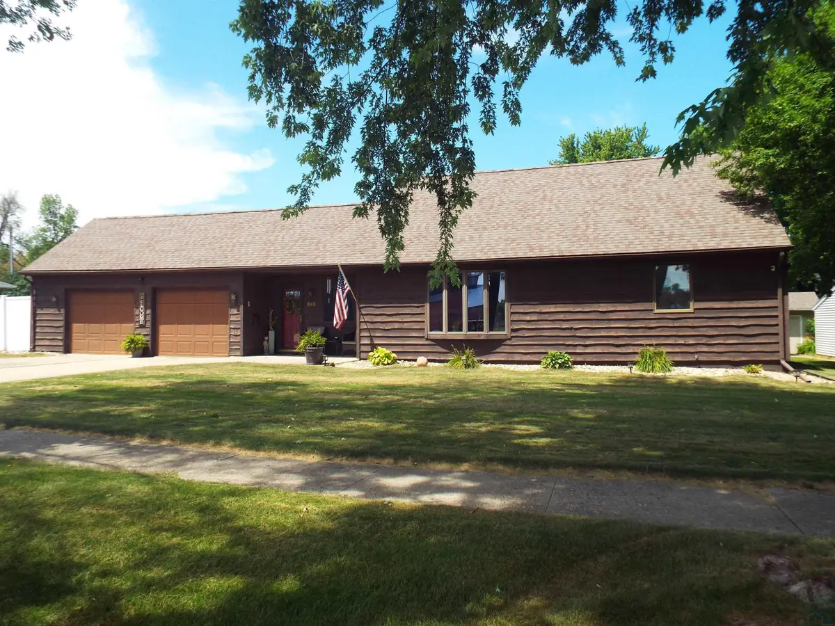 920 1st Street NE, Sibley, IA 51249 - #1