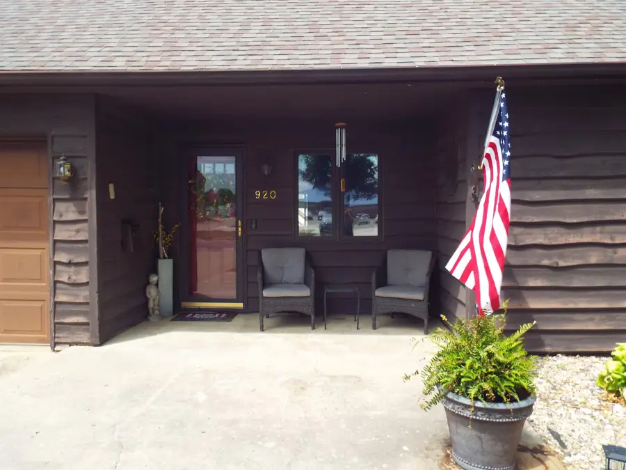 920 1st Street NE, Sibley, IA 51249 - #2