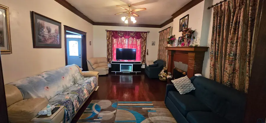 1105 JENNINGS ST, Sioux City, IA 51105 - #2