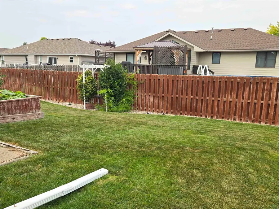 415 Brookshire Ct., Sergeant Bluff, IA 51054 - #3
