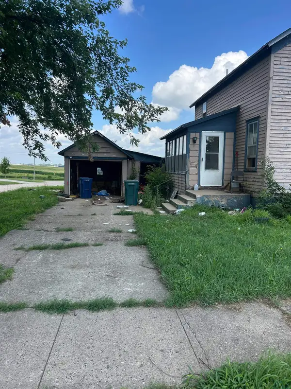907 7th Ave, Alton, IA 51003