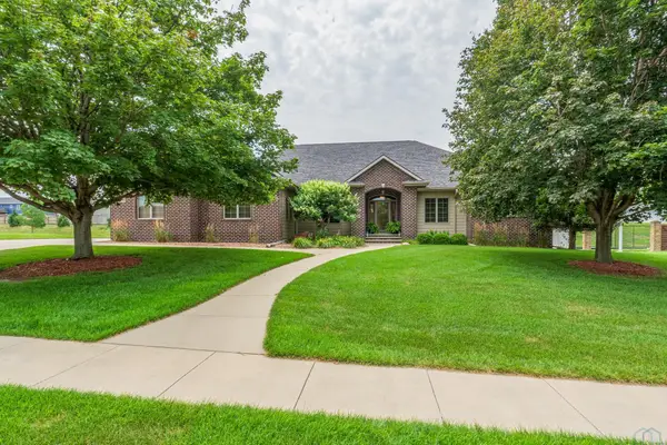 1645 3RD AVE SW, Le Mars, IA 51031