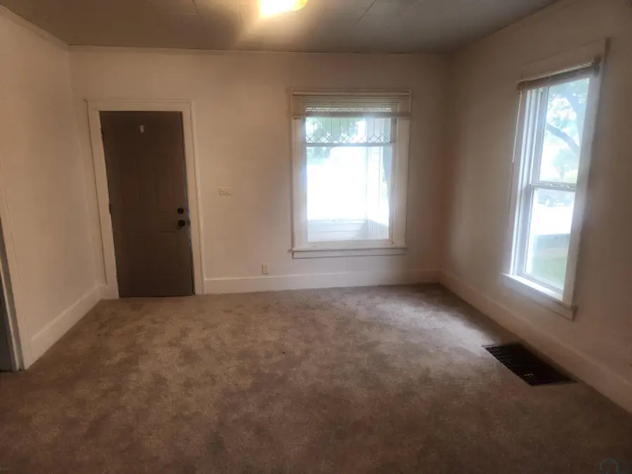 2717 Correctionville Road, Sioux City, IA 51105 - #2