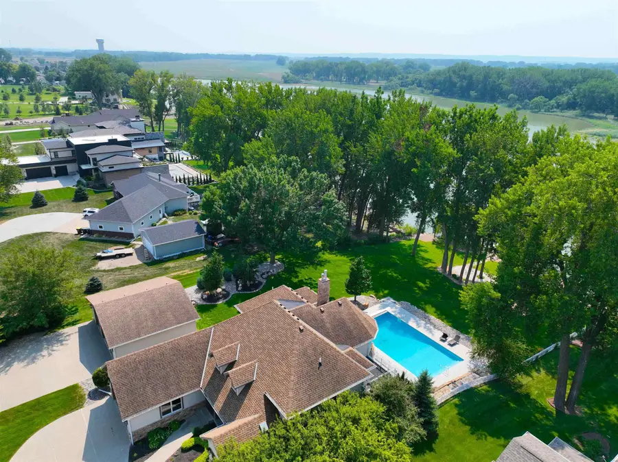 707 LAKESHORE DR, McCook Lake, SD 57049 - #3