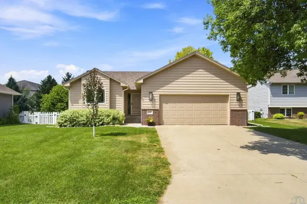 237 Bobwhite Cirlce, Dakota Dunes, SD 57049