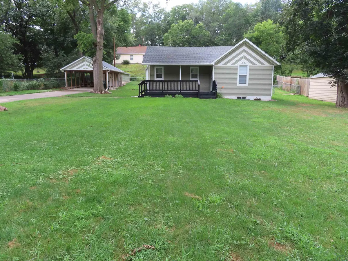 321 S Prescott St, Sioux City, IA 51103 - #1