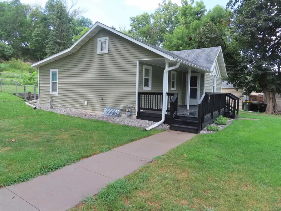 321 S Prescott St, Sioux City, IA 51103 - #3