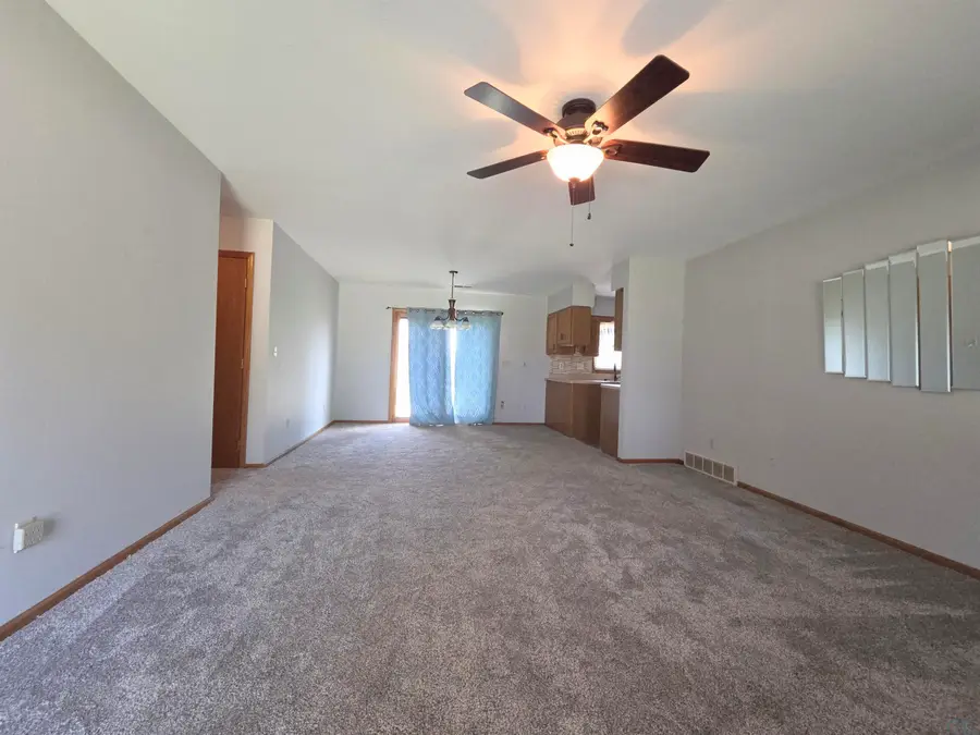 322 Lakeshore Dr., McCook Lake, SD 57049 - #2
