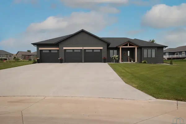 612 18th Street SE, Sioux Center, IA 51250