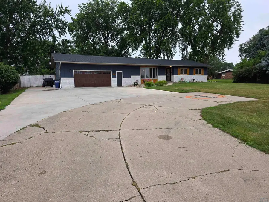 1530 E Park St., Sheldon, IA 51201 - #2