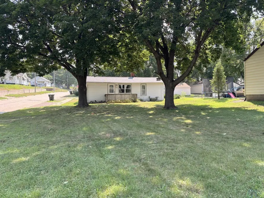 1800 S Hennepin Street, Sioux City, IA 51106 - #2