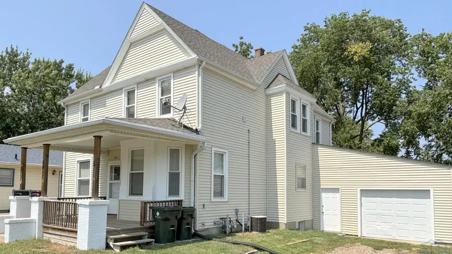 3427 Garretson Ave, Sioux City, IA 51106 - #3