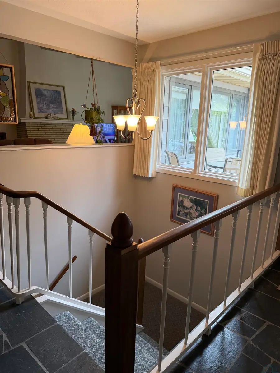 1253 Hiawatha Trail, Sioux City, IA 51104 - #2