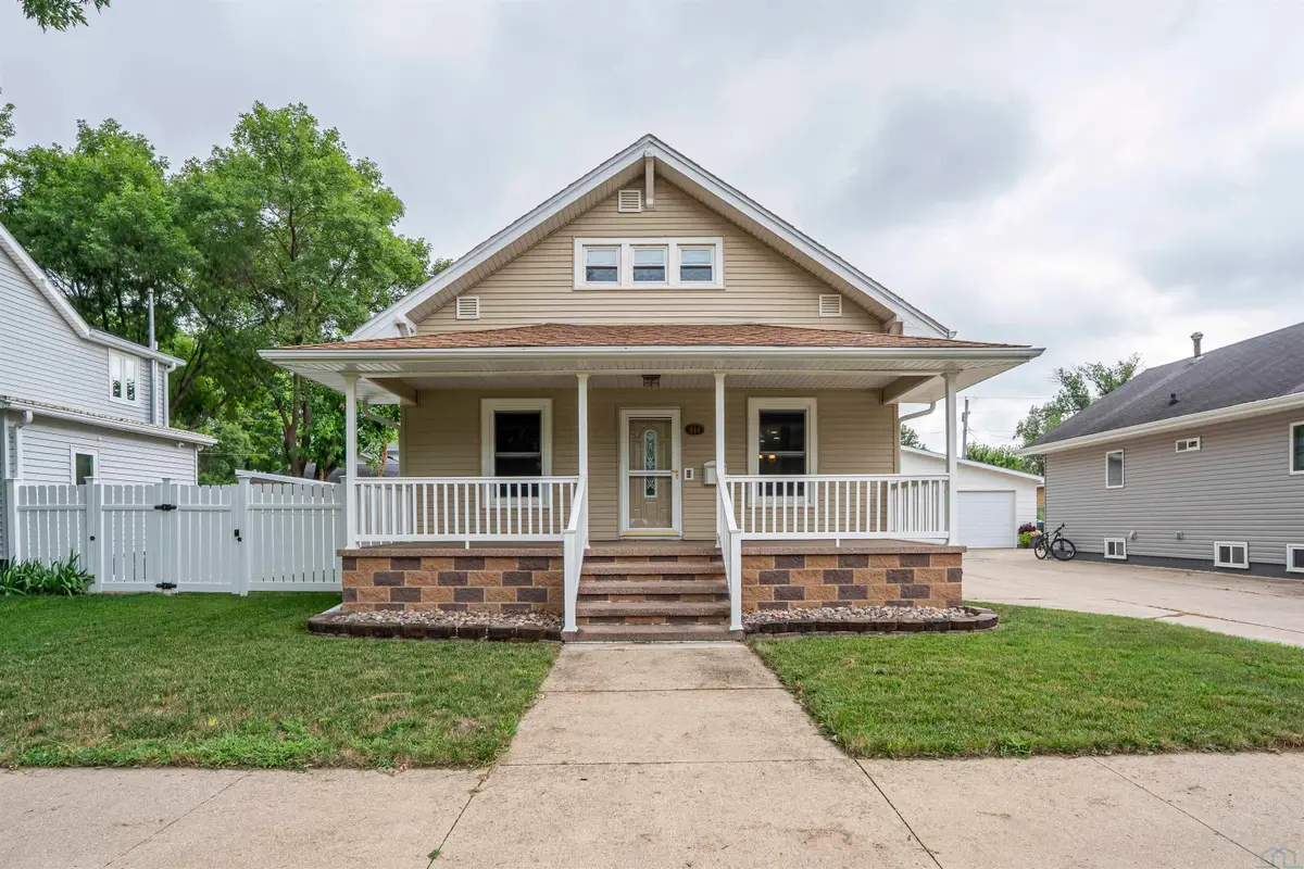 414 2nd Ave NW, Le Mars, IA 51031 - #1