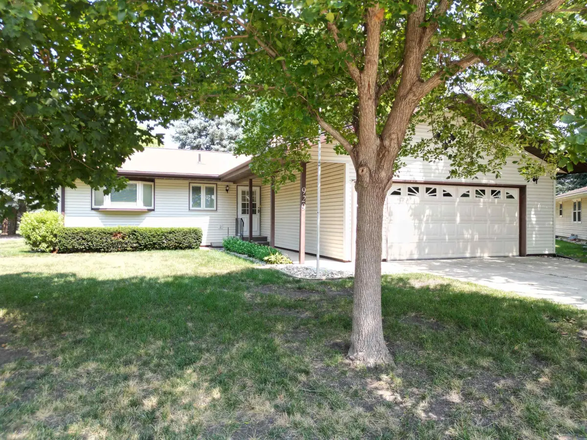 929 ANGIER DR, Storm Lake, IA 50588 - #1