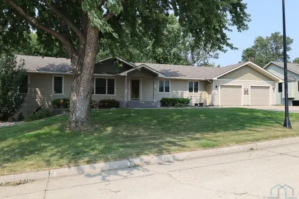 201 Crestview Drive, Rock Rapids, IA 51246