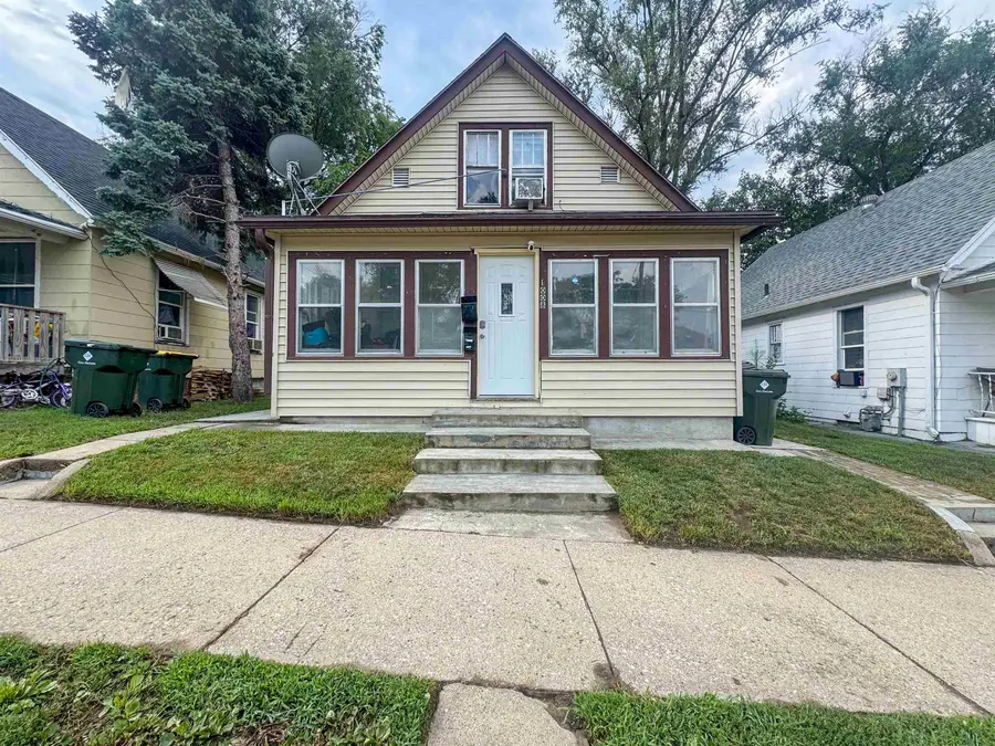 1008 15TH ST, Sioux City, IA 51105 - #2