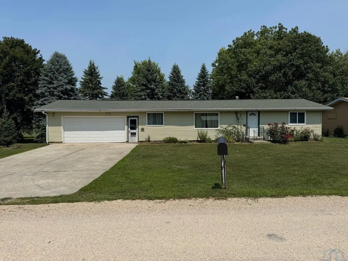 408 Elm St, Albert City, IA 50510 - #1