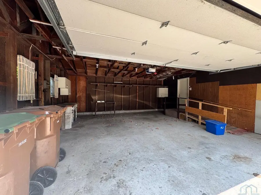 408 Elm St, Albert City, IA 50510 - #2