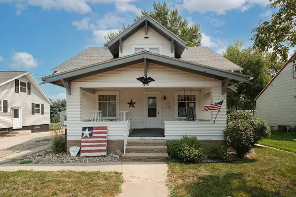 1418 Division Street, Hull, IA 51239
