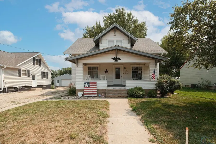 1418 Division Street, Hull, IA 51239 - #2