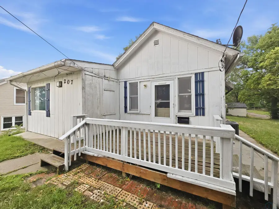 207 Helmer St, Sioux City, IA 51103 - #2