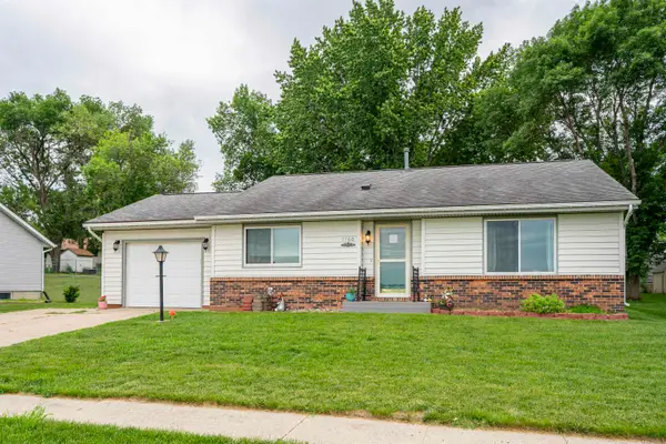 1160 Plymouth St SE, LeMars, IA 51031